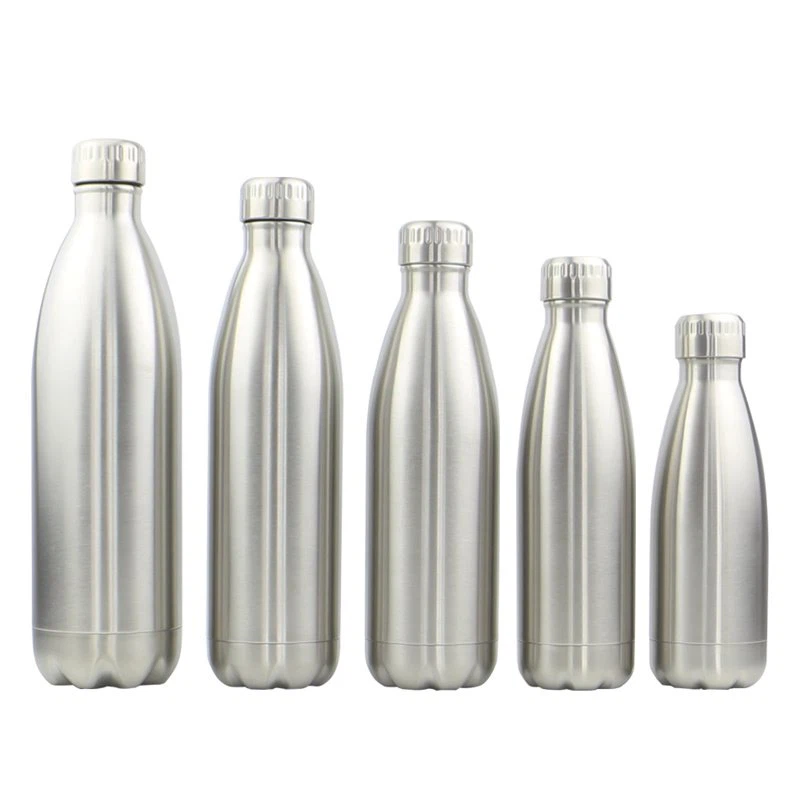 Sticle de apă din metal simplu